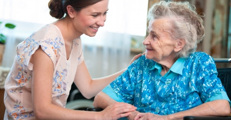 Aide à la personne âgée à domicile